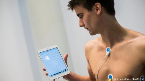 تحذير من الاعتماد على التطبيقات الذكية الخاصة بالصحة