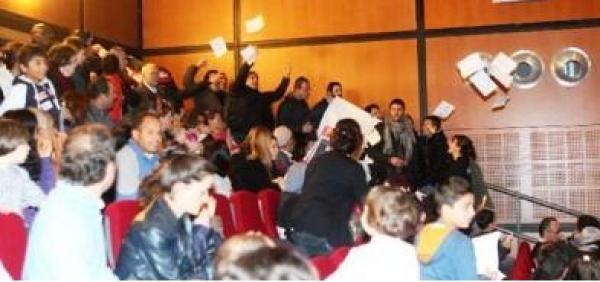 هجوم الفاشيين الجدد على حفل تسليم الجنسية الإيطالية لأبناء المهاجرين