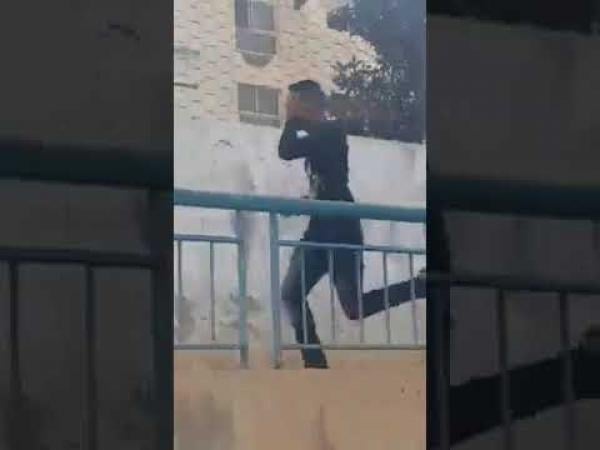 الأمن يتفاعل مع الفايسبوكيين ويلقي القبض على سارق هاتف بالبيضاء (فيديو)