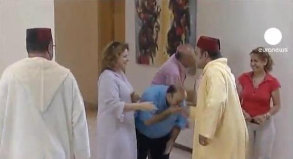 أورونيوز: المغاربة يمنحون الملك ثقة عمياء