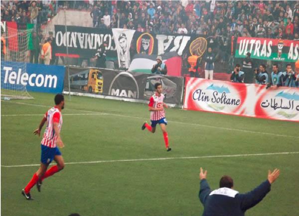 بالفيديو: تطوان تسقط العساكر و تتربص بالصدارة