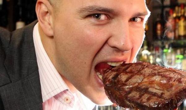 الرجال يأكلون ضعف ما تأكله النساء من اللحوم