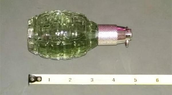 زجاجة عطر تتسبب بإخلاء قاعة محكمة