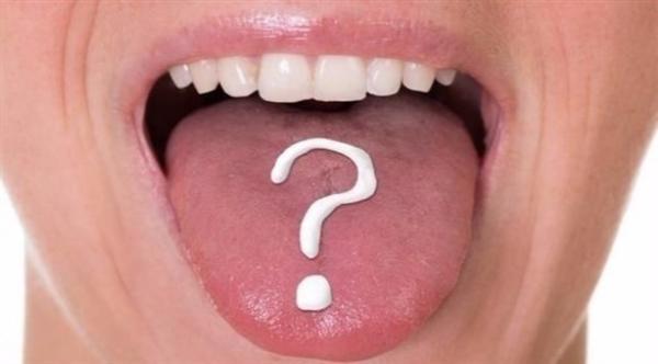 لهذه الأسباب لابد من أن تغسل لسانك