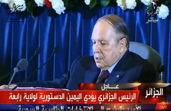 بوتفليقة يؤدي اليمين الدستورية على كرسي متحرك و بصوت متعب!