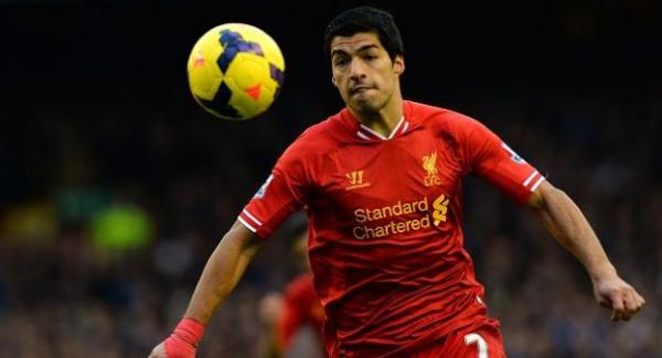 سواريز يحرز هدفاً رائعا في مرمى نرويتش (فيديو)