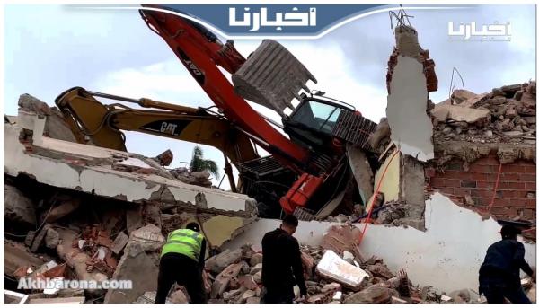 انقلاب جرافات خلال عملية هدم منازل بمحيط مطار تطوان