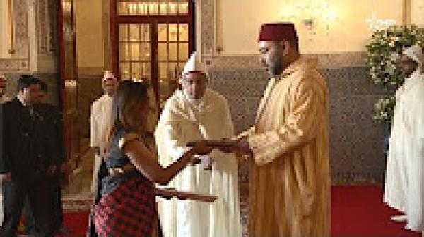 الملك محمد السادس يستقبل بقصر مراكش عددا من السفراء الأجانب الجدد بالمملكة