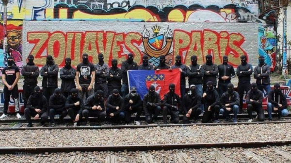 خطّطَ الاعتداء على مغاربة.. مَن يكون "مارك دو كاكراي" زعيم اليمين المتطرف الفرنسي؟