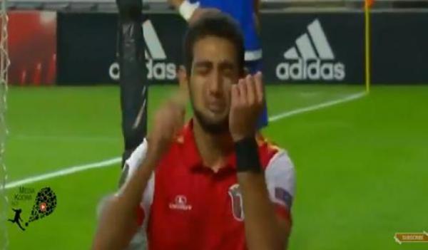 المصري كوكا يسجل أمام مارسيليا و يبكي لوفاة والده