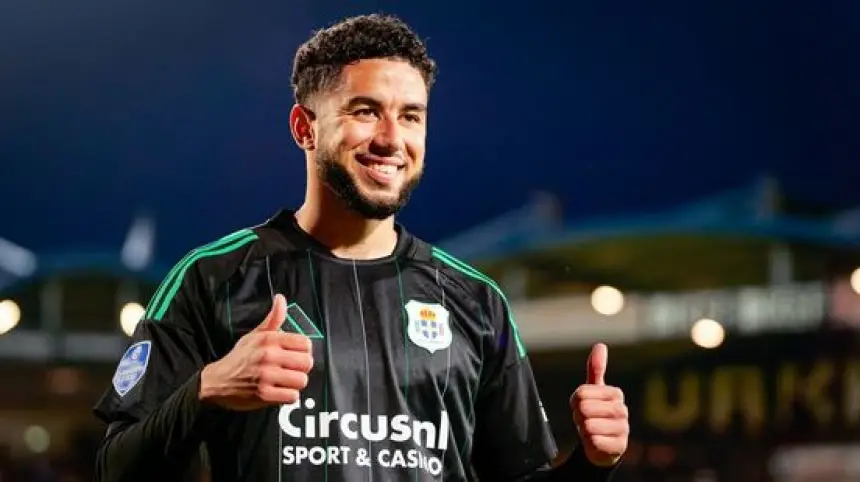 لاعب مغربي  يعلن اعتزال كرة القدم في سن الـ22