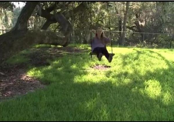 بالفيديو: فتاة تعطس 12 ألف مرة يومياً