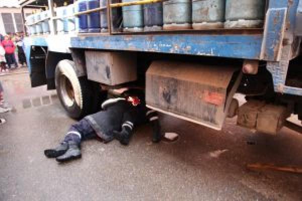 مأساة...شاحنة محملة بـ"البوطا" تزهق روح طفل أمام أنظار عائلته بالدار البيضاء