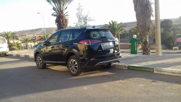 بالصورة .. رئيس جماعة فقيرة و برلماني بإقليم سطات يقتني "كات كات" أخر "موديل" من ميزانية الجماعة