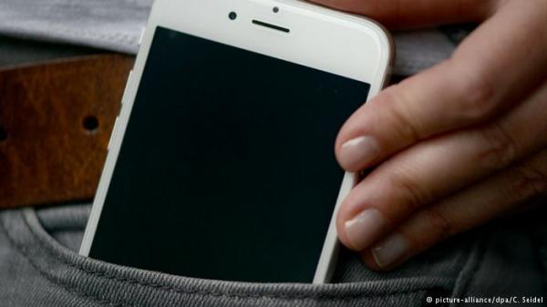 ثلاثة استعمالات خاطئة للهاتف تضر بخصوبة الرجل