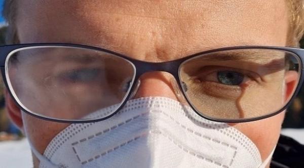 تطوير طلاء نانوي من الذهب يمنع من تكوّن الضباب على النظارات