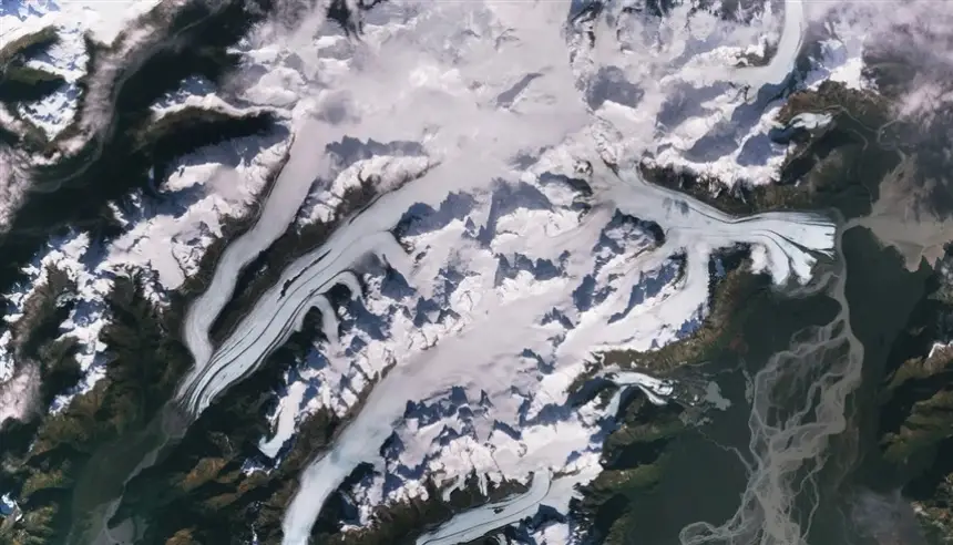 الأنهار الجليدية تفقد 6542 مليار طن من الجليد خلال 23 عاماً