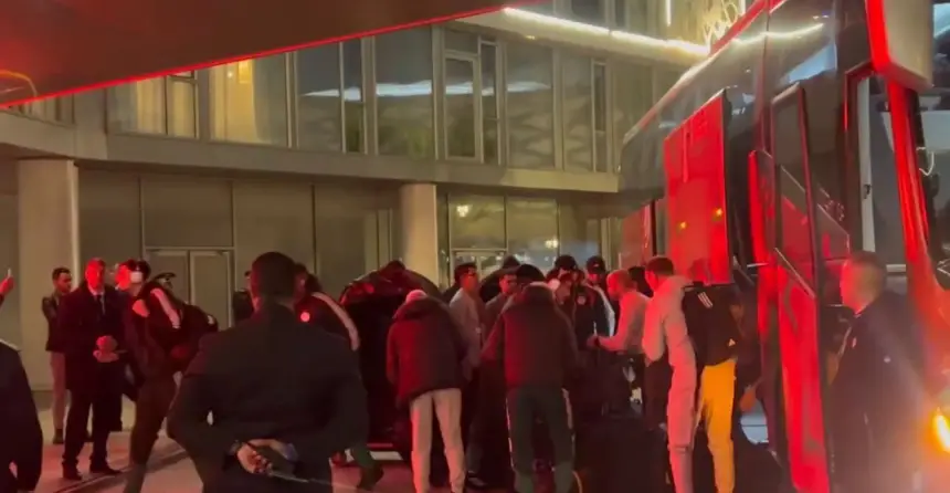 وصول بعثة المنتخب الجزائري إلى مقر إقامتها بالرباط استعدادًا للمشاركة في كأس الأمم الإفريقية