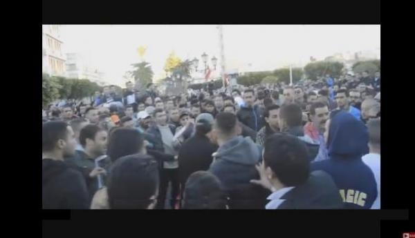 اعتداء بـ "السيوف" على نشطاء الحراك الشعبي بالناظور