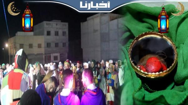 لحظة وصول "شعرة" الرسول (ص) للزاوية الكركرية بالناظور وفرحة المريدين برؤيتها