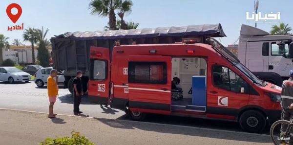 حادثة سير خطيرة بين دراجة نارية وشاحنة تتسبب في إرباك حركة السير بمدخل مدينة أكادير