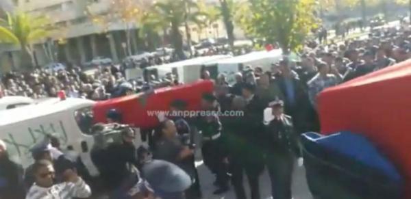 بالفيديو: وصول جثامين أمنيي فاس ضحايا حادثة السير