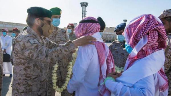 وصول طائرة الأسرى السعوديين إلى الرياض!