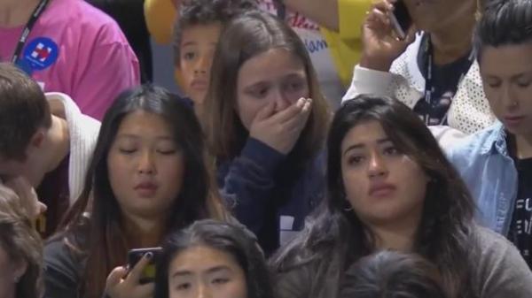 أنصار هيلاري كلينتون يبكون بعد هزيمتها