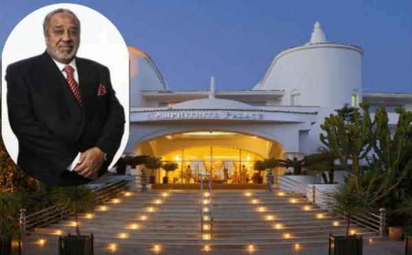 استمرار الاحتجاجات بفندق " الشيخ العمودي " و العمال يحذرون من كارثة اجتماعية مرتقبة