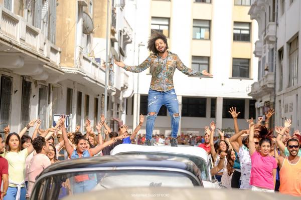 بعد أن حصدت " مليار " مشاهدة .. جريني و البداوي يصدران النسخة العربية من " La Gozadera " ( الفيديو )