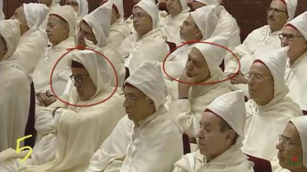 فضيحة بالصور و الفيديو : نواب يستهلون ولايتهم التشريعية بنوم عميق في حضرة الملك