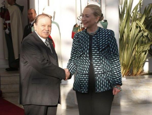 كلينتون ترحب بالحكم الذاتي للصحراء وتضغط على المغرب والجزائر لفتح الحدود لتحقيق الاندماج المغاربي