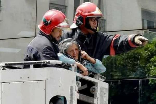 شاهد لحظة انقاذ عجوز حاولت الانتحار بالرباط