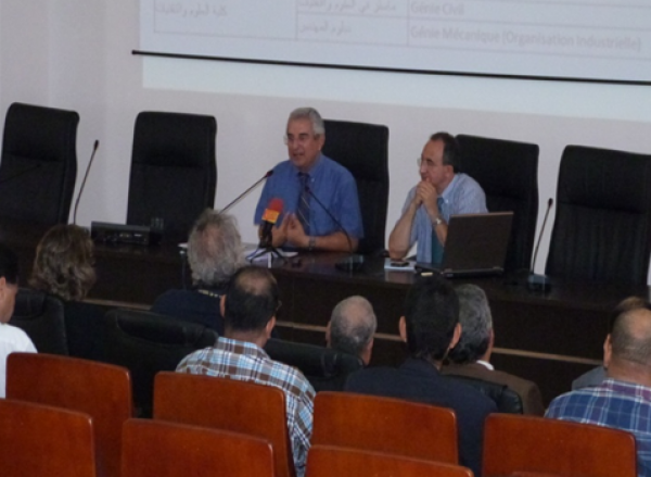 في ندوة صحافية : رئيس جامعة عبد المالك السعدي يؤكد بناء كلية للطب بطنجة و أخرى لطب الأسنان بتطوان