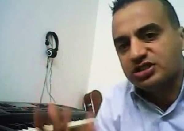 بالفيديو ، الشاب يونس يبكي ويقول : حنا أحسن بلد في العالم ومكاينش الحكرة فهاد البلاد ، وملكنا حاضينا ومهالي فينا