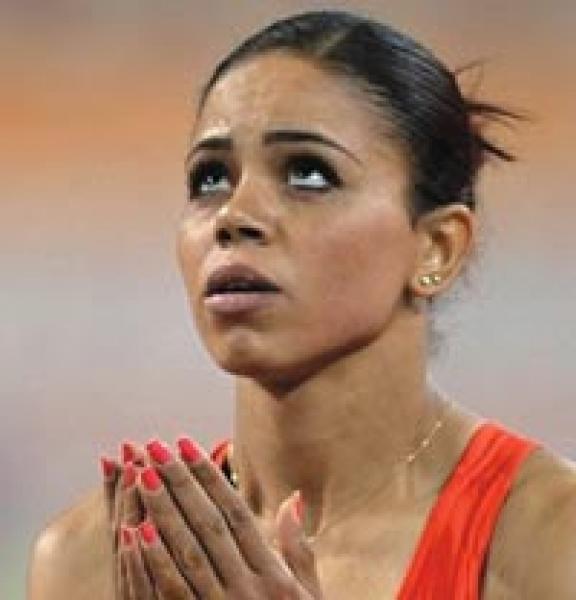 المغربية حياة لمباركي تتأهل للدور نصف النهائي من مسابقة 400 متر حواجز