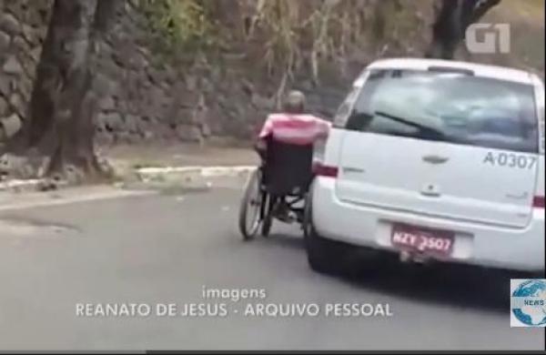 بالفيديو: شاهد كيف يصل هذا الرجل المُقعد إلى منزله