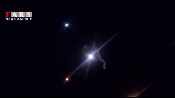 لحظة إطلاق إيران صواريخ على قاعدة عين الأسد في العراق