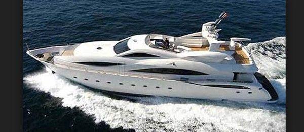 إسباني يتعرض لاصابة خطيرة إثر اصطدام يخته بالصخور قرب بوجدور