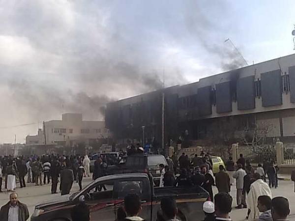 ليبيا تقطع اتصالات الانترنت تصدّيًا للمتظاهرين 