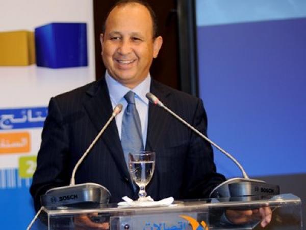 أحيزون من بين ثمانية أفضل مديري شركات الاتصالات في العالم  