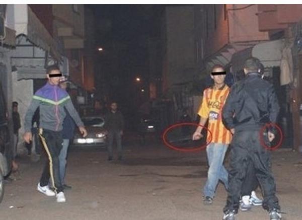 السيبة بطنجة : حرب بين عصابتين تخلف عدة جرحى وتحطيم أزيد من 10 سيارات