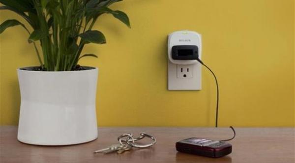  مقبس يطيل عمر بطاريات الأجهزة الإلكترونية ويخفض استهلاك الكهرباء 