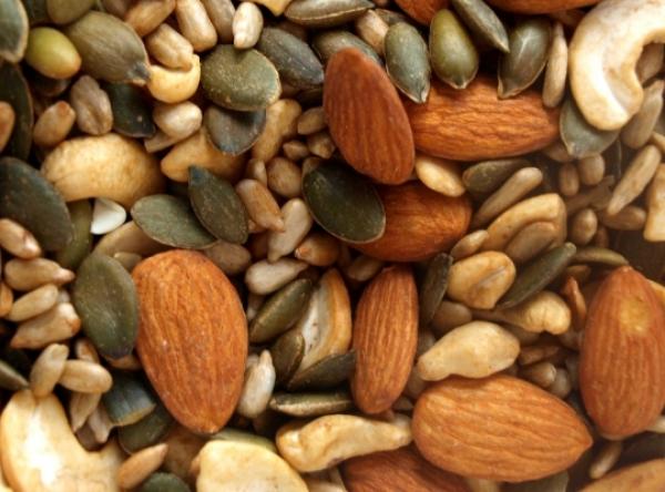 5 أطعمة تناوليها يوميا تتمتعين بشباب وحيوية للأبد