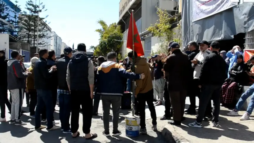أزيد من450 عامل خياطة يحتجون ضد الطرد التعسفي ويطالبون بحقوقهم في طنجة