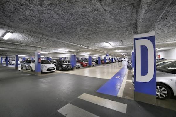 الدار البيضاء تنشئ 6 "باركينغات" ضخمة والمواطنون يتوجسون من التسعيرة