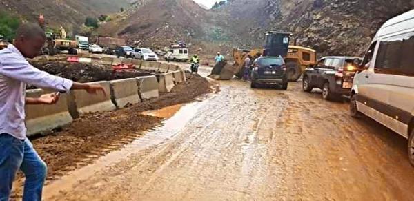 بالفيديو...فيضانات بمراكش ومسافرون عالقون بتيشكا بسبب الأوحال وارتفاع منسوب الوديان