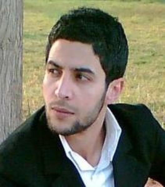 رفع الإصبع الوسطى في وجه بعض المناضلين المزيفين بالمغرب