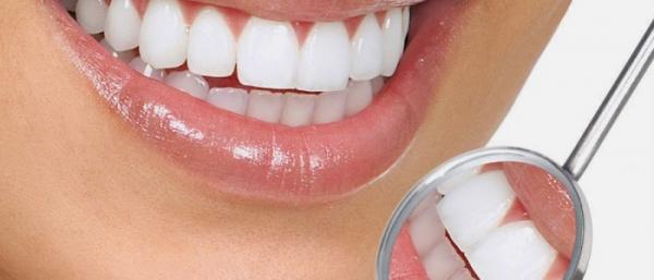 طريقة فعالة جداً وسهلة لتبييض الأسنان بالملح