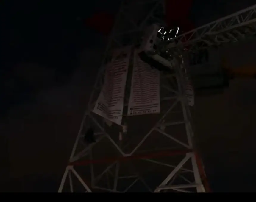 وأخيراً.. انتهاء معتصم البرج الكهربائي بمراكش بعد تدخلات "حبية"